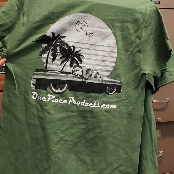 T shirts - Picture 2 of 3